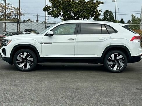 New 2024 Volkswagen Atlas Cross Sport SE FWD image 7