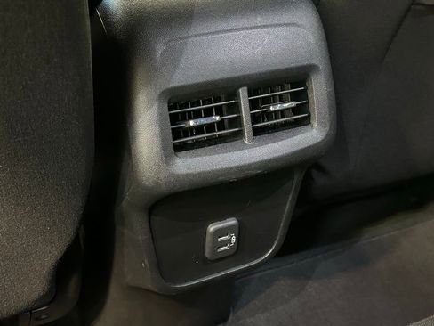 Used 2022 Chevrolet Equinox LT image 26