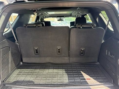 Used 2021 GMC Yukon AT4 w/ Rear Media and Nav Package AWD/4WD image 7