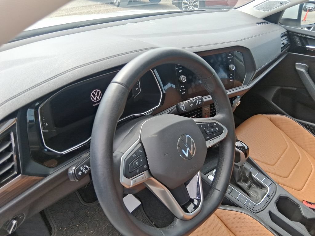 Used 2024 Volkswagen Jetta SEL FWD image 12