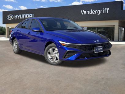 New 2025 Hyundai Elantra SE