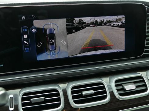 Used 2025 Mercedes-Benz GLS 450 4MATIC image 19
