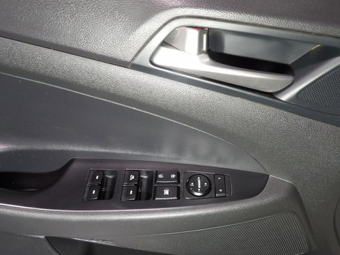 Used 2021 Hyundai Tucson Sport w/ Cargo Package image 7