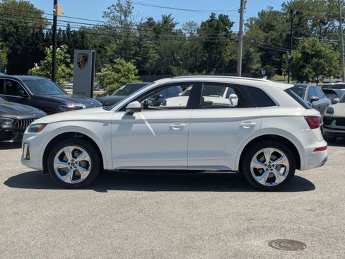 Used 2022 Audi Q5 2.0T Premium Plus w/ Premium Plus Package AWD/4WD image 2