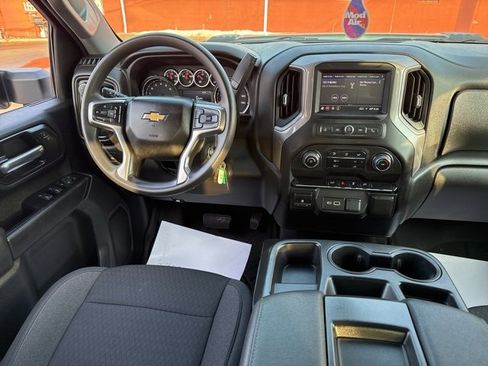 Used 2022 Chevrolet Silverado 2500 Custom w/ Custom Convenience Package image 10