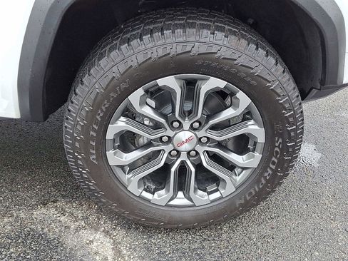 Used 2023 GMC Canyon Denali AWD/4WD image 8