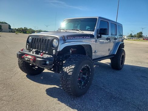 Used 2018 Jeep Wrangler Unlimited Rubicon AWD/4WD image 2