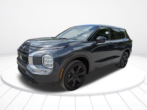 New 2026 Mitsubishi Outlander LE image 8