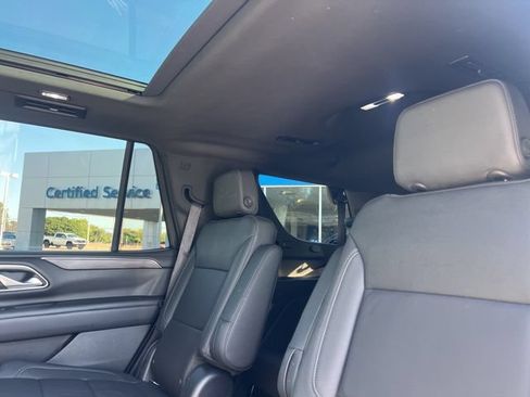 Used 2022 Chevrolet Tahoe Z71 w/ Luxury Package AWD/4WD image 22