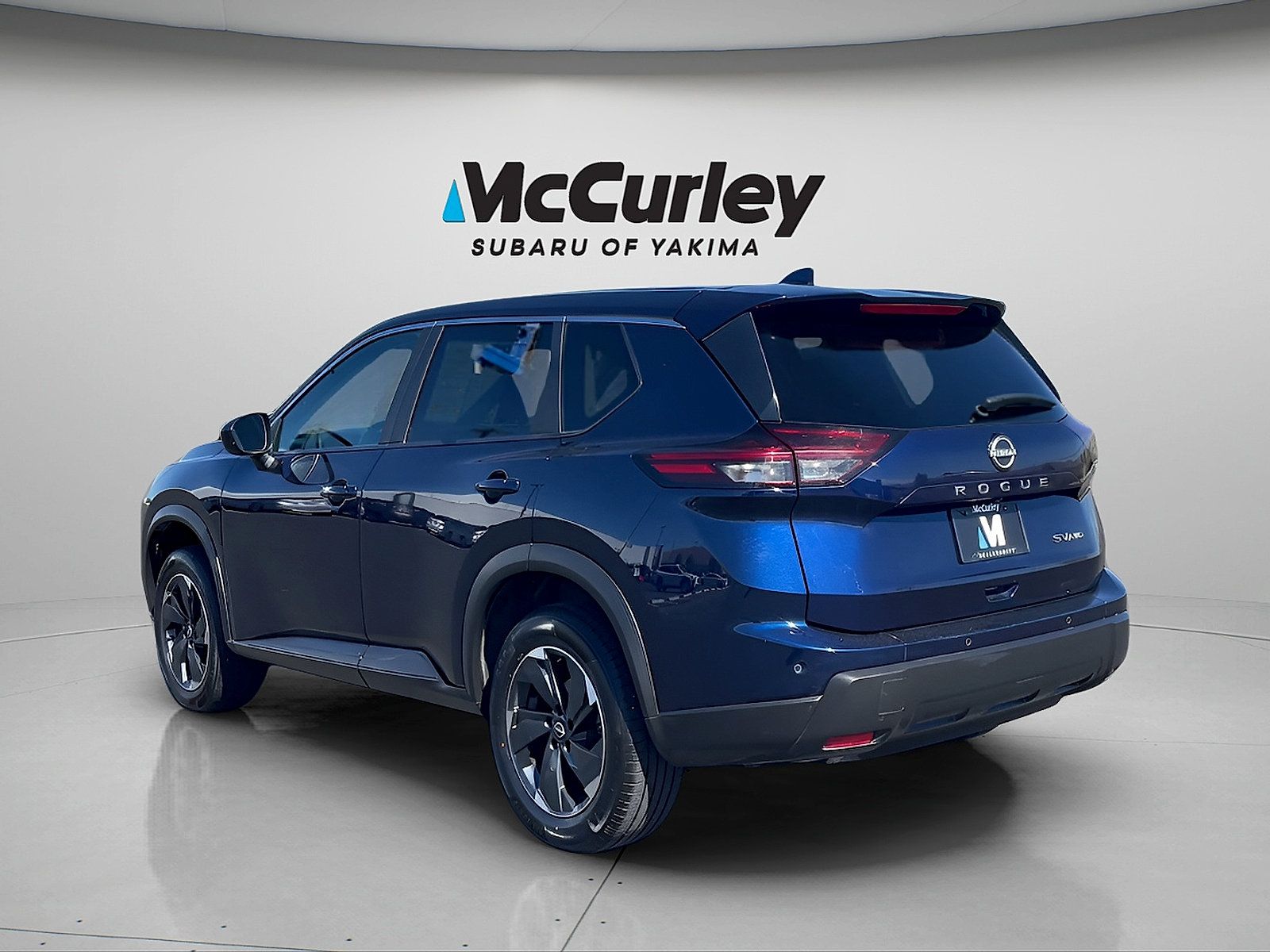 Used 2024 Nissan Rogue SV AWD/4WD image 3