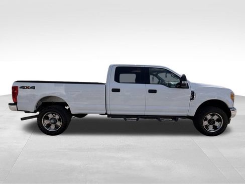 Used 2017 Ford F350 XLT w/ Camper Package AWD/4WD image 6
