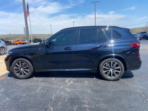 Used 2021 BMW X5 xDrive40i w/ M Sport Package image 3