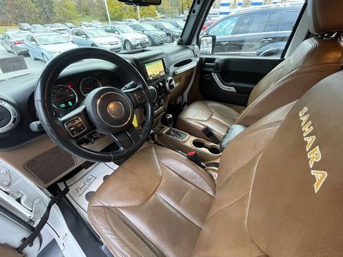 Used 2014 Jeep Wrangler Sahara w/ Connectivity Group AWD/4WD image 13