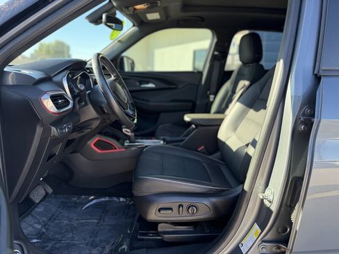 Used 2022 Chevrolet TrailBlazer RS w/ Sun and Liftgate Package image 4