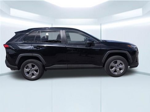 Used 2022 Toyota RAV4 XLE image 8