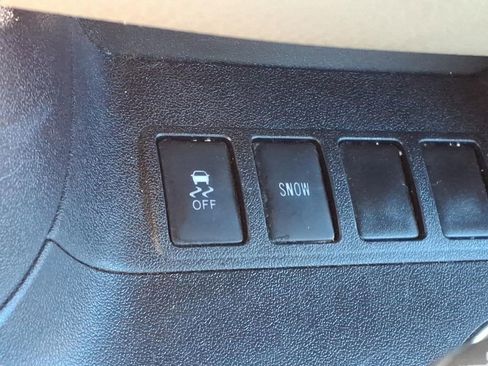 Used 2016 Toyota Highlander Limited image 28