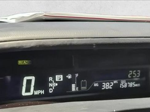 Used 2014 Toyota Prius V Two FWD image 9