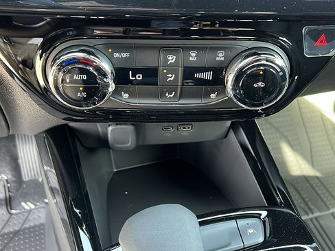 New 2026 Chevrolet Trax RS w/ Driver Confidence Package FWD image 21