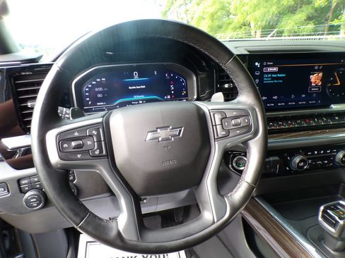 Used 2024 Chevrolet Silverado 1500 LT Trail Boss w/ LT Trail Boss Premium Package AWD/4WD image 12