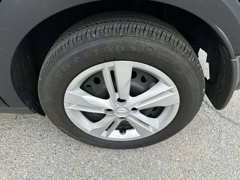 Used 2025 Nissan Kicks Play S FWD image 13