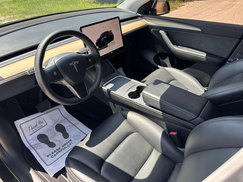 Used 2023 Tesla Model Y Long Range AWD/4WD image 8
