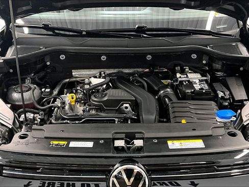 Used 2025 Volkswagen Taos SE AWD/4WD image 27