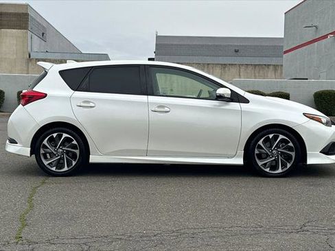 Certified 2017 Toyota Corolla iM w/ Carpet Mat Package image 6