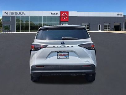 Used 2023 Toyota Sienna XLE