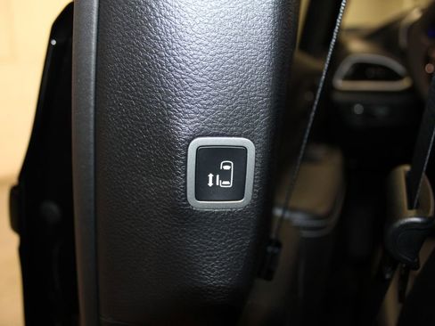 New 2026 Chrysler Pacifica Select image 23