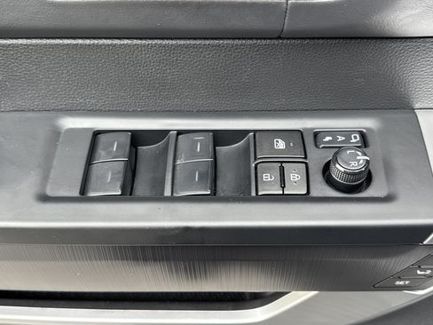 Used 2024 Toyota Tundra Platinum AWD/4WD image 15