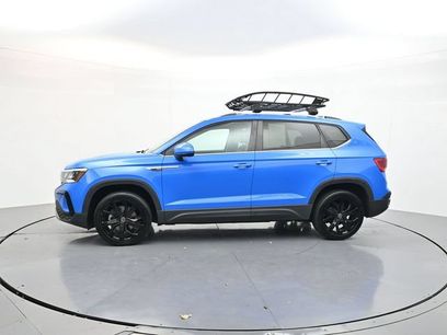 Used 2023 Volkswagen Taos SE w/ Black Wheel Package