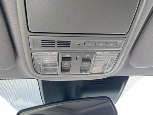 Used 2021 Honda CR-V Touring image 45