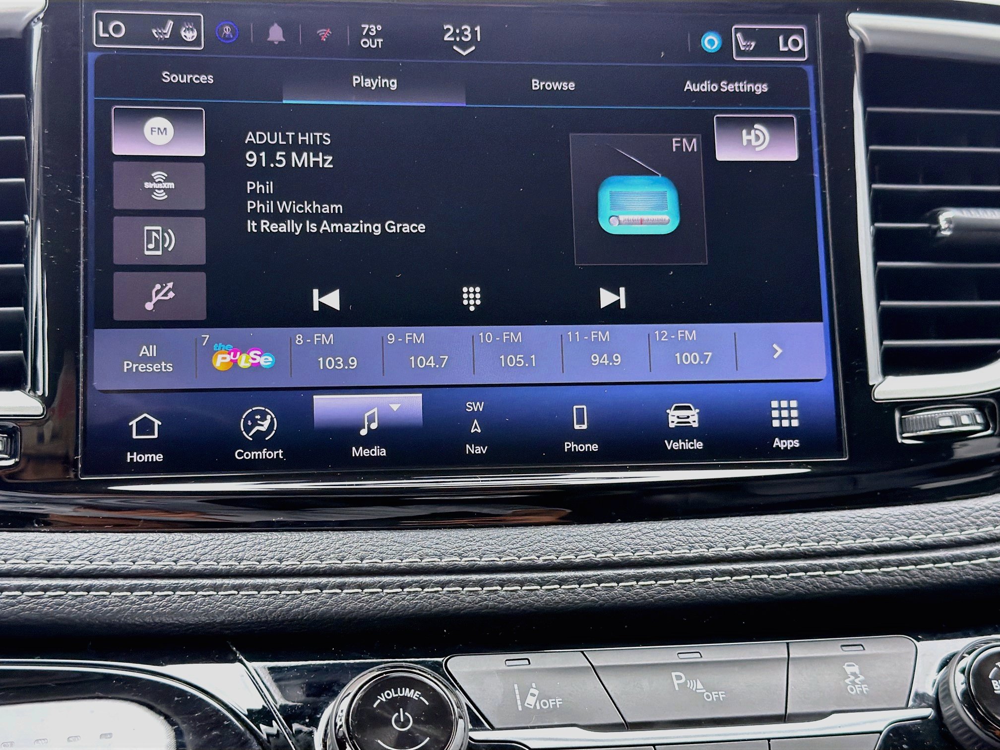 Used 2024 Chrysler Pacifica Limited FWD image 30