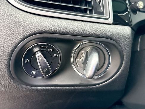 Used 2018 Porsche Macan Turbo w/ Premium Package Plus image 18