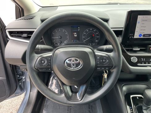 Used 2025 Toyota Corolla LE image 12