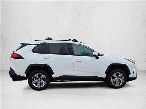 Used 2025 Toyota RAV4 XLE w/ Convenience Package FWD image 4