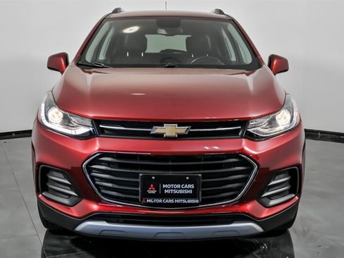 Used 2020 Chevrolet Trax LT w/ Driver Confidence Package AWD/4WD image 4