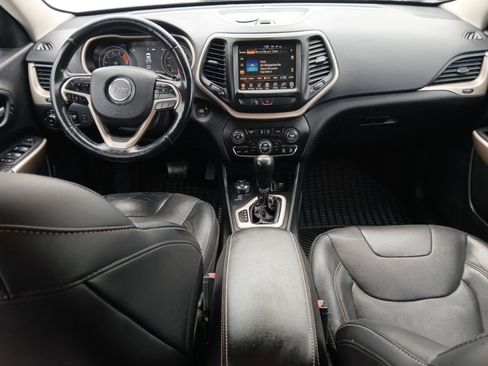 Used 2018 Jeep Cherokee Limited w/ Luxury Group image 10