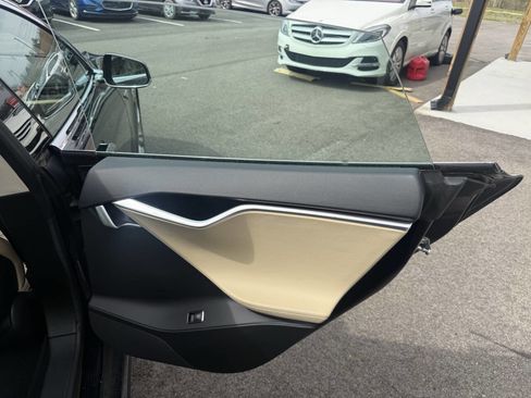 Used 2013 Tesla Model S Performance image 15