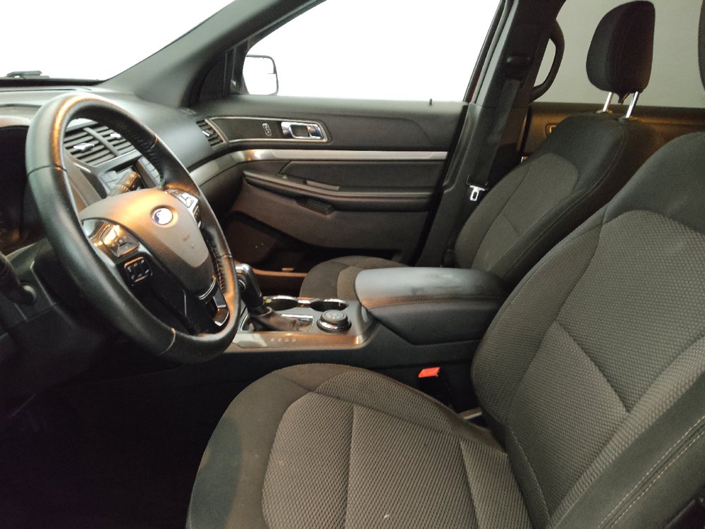 Used 2018 Ford Explorer XLT AWD/4WD image 17