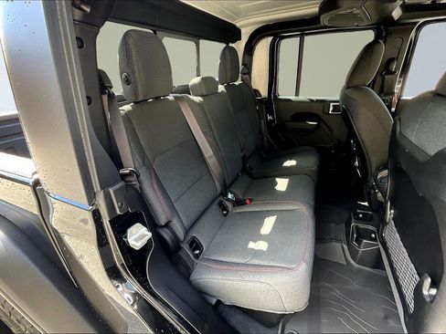 New 2025 Jeep Gladiator Rubicon image 9