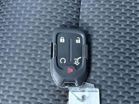 Used 2023 GMC Acadia SLE w/ Driver Convenience Package FWD image 28