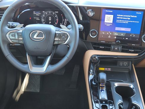 Used 2025 Lexus NX 250 FWD w/ Accessory Package (2T) image 32