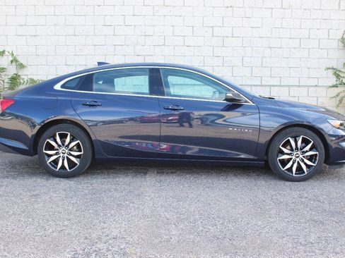 Used 2017 Chevrolet Malibu LT w/ Leather Package image 11