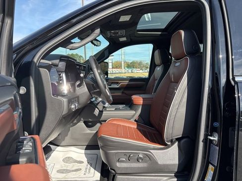 Used 2025 GMC Sierra 2500 Denali Ultimate w/ Max Trailering Package image 13