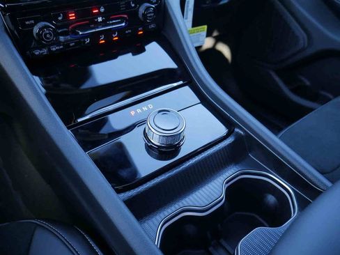 New 2025 Jeep Grand Cherokee Altitude image 28