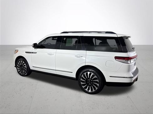 Used 2023 Lincoln Navigator Black Label AWD/4WD image 8