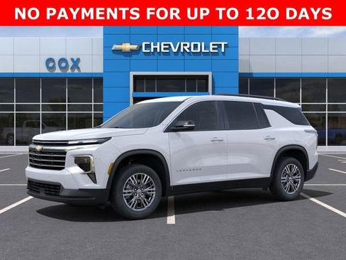 New 2025 Chevrolet Traverse LT image 2