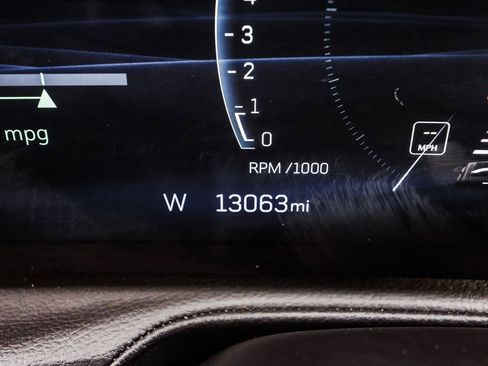 Used 2025 Cadillac XT4 Premium Luxury image 59