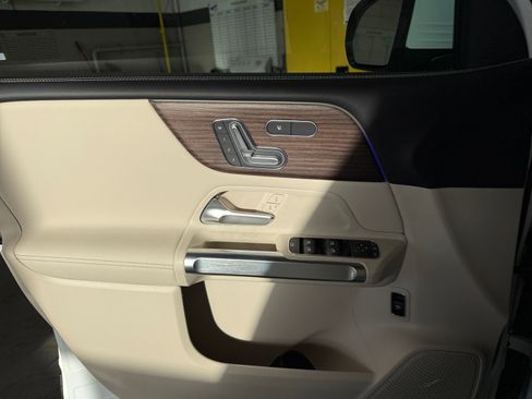 New 2026 Mercedes-Benz GLB 250 4MATIC image 13